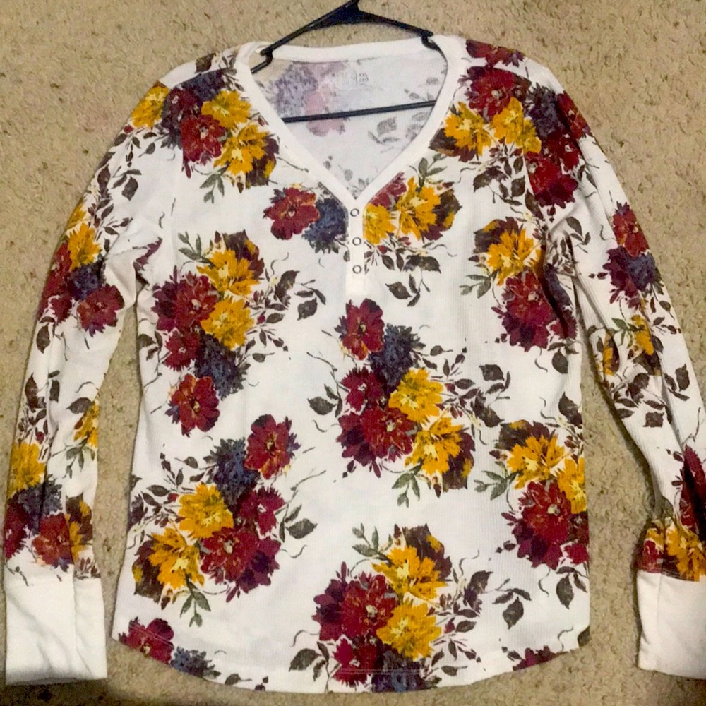 A long sleeve shirt
